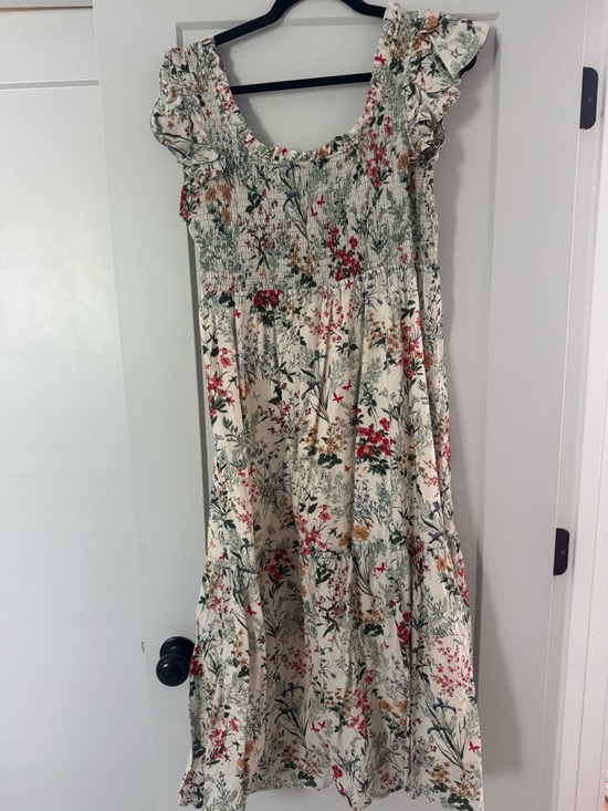 Tuckernuck Dresses & Skirts - Tuckernuck Floral Midi Dress - size Large
